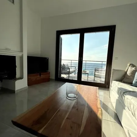 Сasa de vacaciones The Yacht House