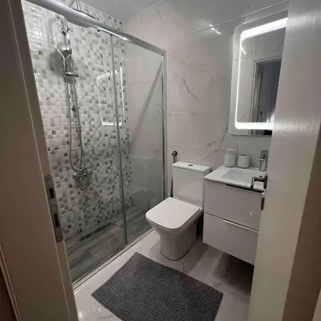 The Yacht House Nyaraló