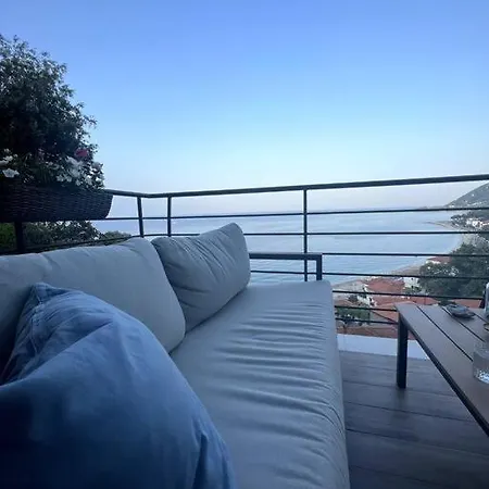 The Yacht House Nyaraló *