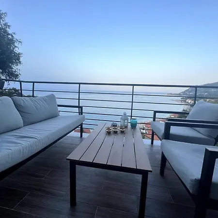 Сasa de vacaciones The Yacht House